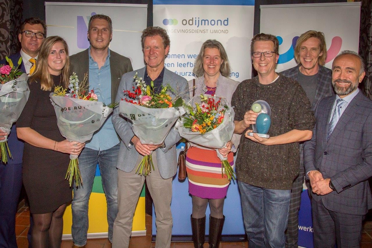 foto: Genomineerden en winnaar De Noord-Hollandse Bier Brouwerij uit Uitgeest. IJmond Duurzaam Award 2019 foto: Genomineerden en winnaar De Noord-Hollandse Bier Brouwerij uit Uitgeest. IJmond Duurzaam Award 2019