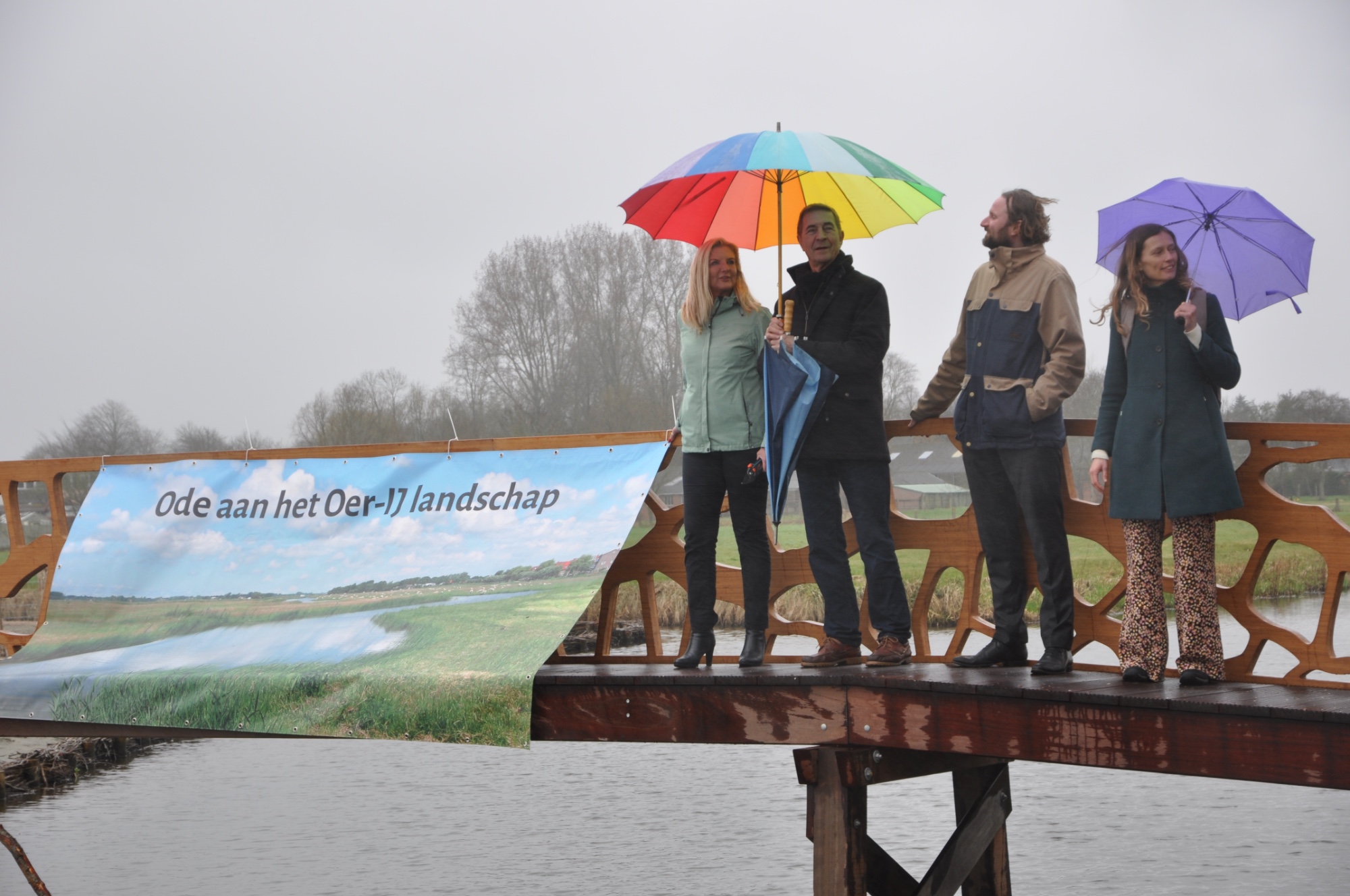 Vlnr: gedeputeerde Esther Rommel, voorzitter van Stichting Oer-IJ Evert Vermeer, wethouder Valentijn Brouwer uit Castricum en Ilse Miedema van Landschap Noord-Holland. Vlnr: gedeputeerde Esther Rommel, voorzitter van Stichting Oer-IJ Evert Vermeer, wethouder Valentijn Brouwer uit Castricum en Ilse Miedema van Landschap Noord-Holland.